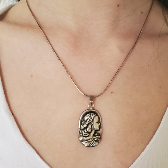 ❤SOLD❤Vintage Sterling Art Nouveau Lady Pendant - Picture 8 of 8